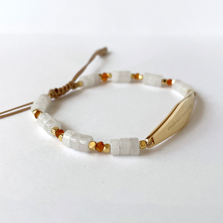 White agate and carnelian gemstone bracelet